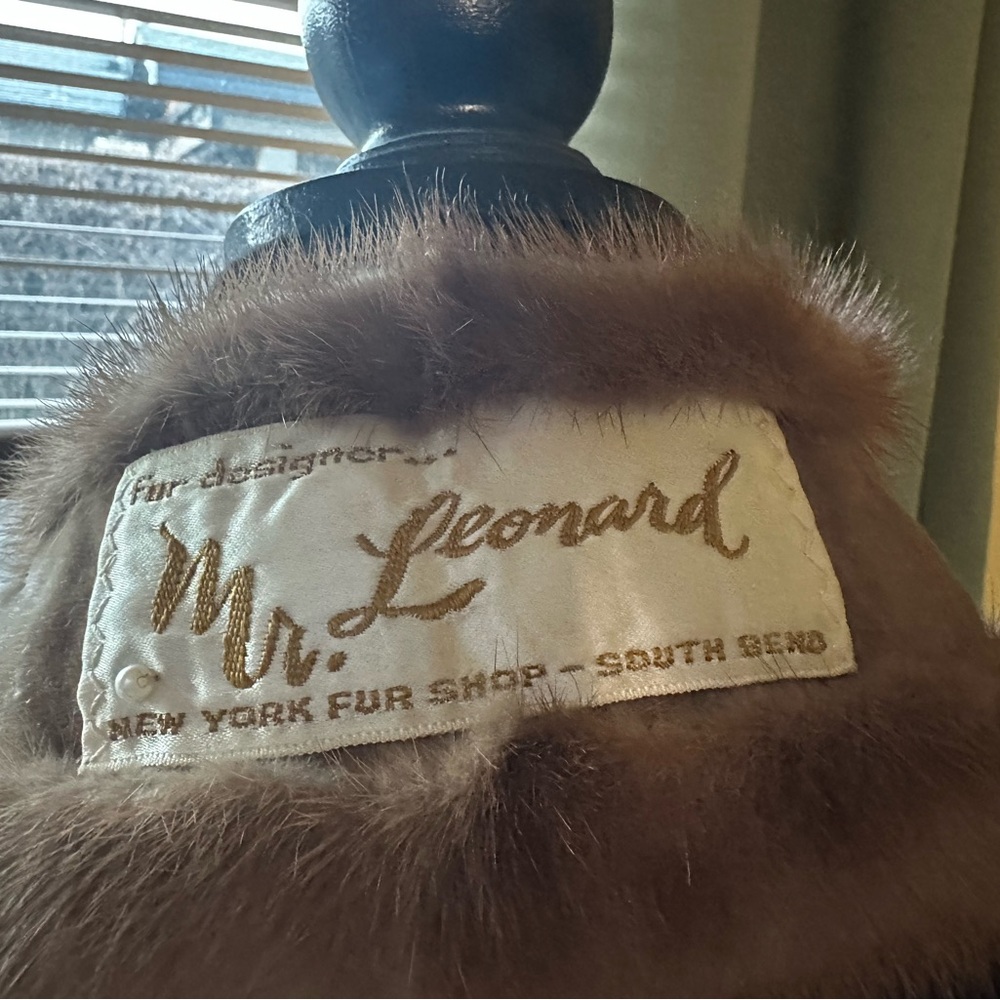 Luxurious Brown Fur Scarf - Picture 4 of 7